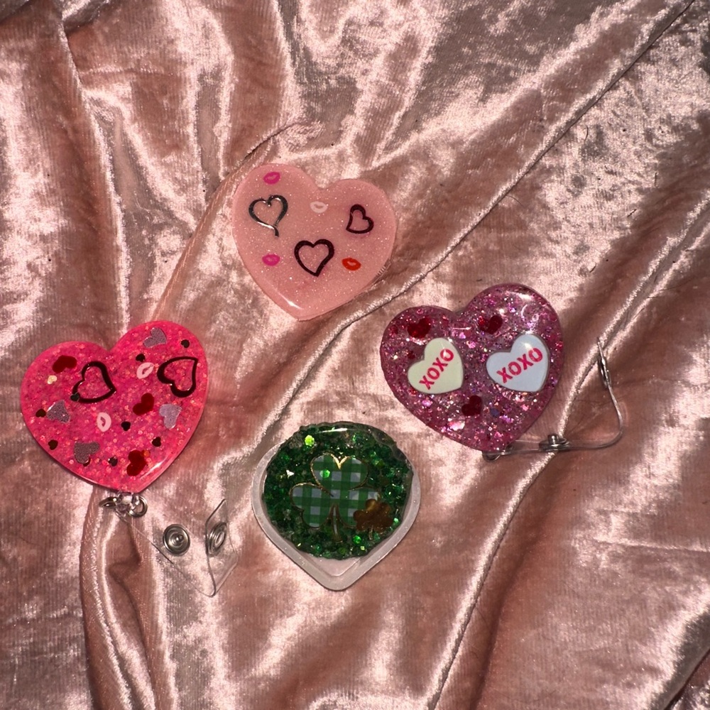Handmade epoxy resin badge reels, Heart-Shaped & Glittery